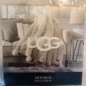 Ugg Monroe knitted throw